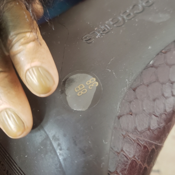 BCBG Heels - Picture 11 of 11